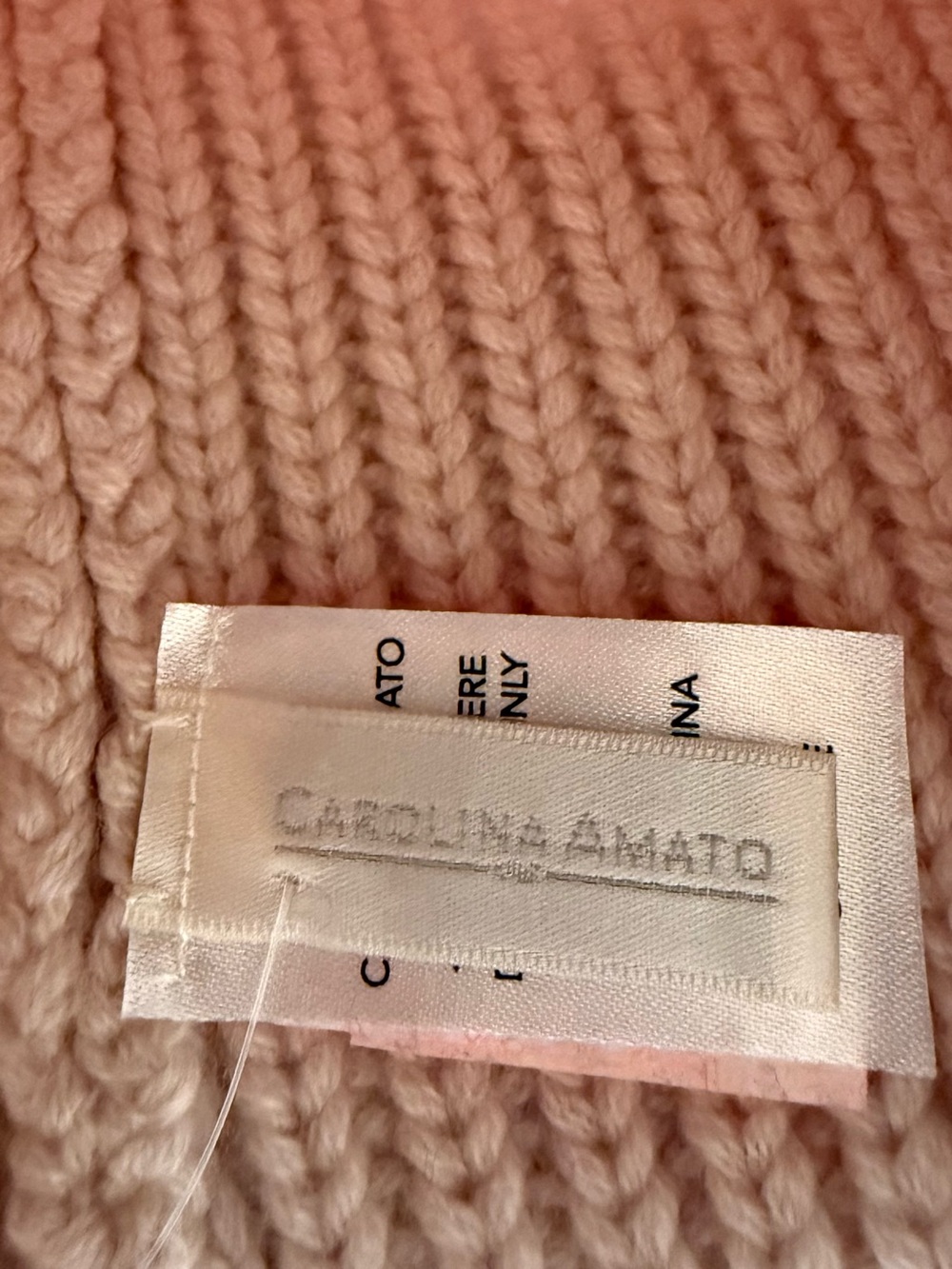 AMATO Cashmere Thick Ribbed Beanie - Picture 6 of 8